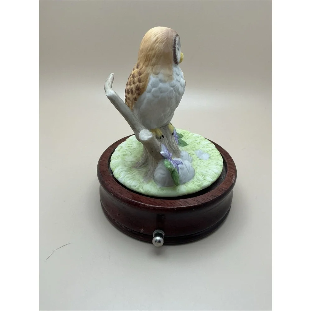 Vintage Barn Owl‎ Music Box